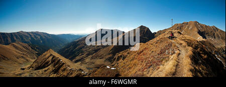 Auf dem Weg zur Cabana Podragu, Fagaras-Gebirge, Siebenbürgen, Rumänien Stockfoto