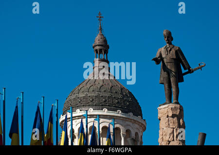 Avram Iancu Denkmal und orthodoxe Kathedrale, Klausenburg-Napoca, Siebenbürgen, Rumänien Stockfoto