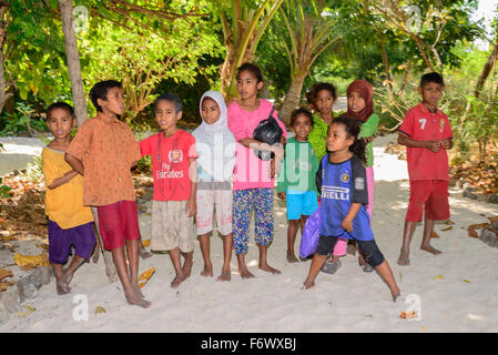 Einheimische Kinder auf Alor, Alor Archipel, Indonesien, Sawu Meer, Pantarstrait, Indischer Ozean Stockfoto