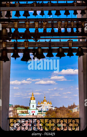 St. Michael-Kathedrale von Saint Sophia Sofia Bell Tower Golden Dome Sofiyskaya Domplatz Kiew Ukraine. Stockfoto