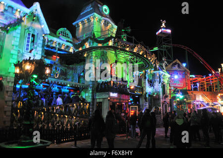 London, UK, 20. November 2015, die Hyde Park Winter Wonderland heute auf spektakuläre Weise eröffnet. Geöffnet von 20.11.2015 bis 3. Januar 2016 wurde erweitert und werden in einem Abschnitt parallel zur Park Lane. Bildnachweis: JOHNNY ARMSTEAD/Alamy Live-Nachrichten Stockfoto