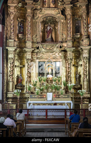 Die Kirche von El Sagrario befindet sich im historischen Zentrum von Quito und wurde zwischen dem 17. und 18. Jahrhundert erbaut. Stockfoto