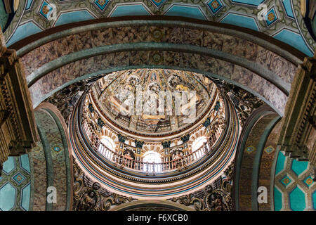 Die Kirche von El Sagrario befindet sich im historischen Zentrum von Quito und wurde zwischen dem 17. und 18. Jahrhundert erbaut. Stockfoto