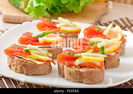Appetitliche Sandwich mit Lachs Stockfoto
