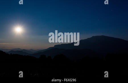 Vollmond über einen Berg, Ötscher, Naturpark Ötscher Tormäuer, Niederösterreich, Österreich Stockfoto