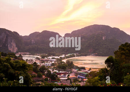 Phi-Phi Aussichtspunkt, Aussicht über Landschaft Stockfoto