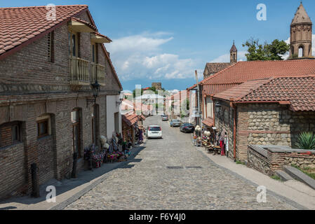 Eine der Hauptstraßen in der Stadt Sighnaghi in Kachetien Region, Georgien Stockfoto