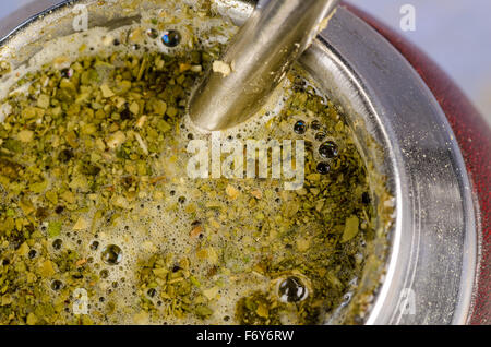 Closeup nehmen eine Brauerei Mate Kräutertee Stockfoto