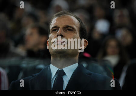 Turin, Italien. 21. November 2015. Serie A Fußball. Juventus Turin vs. AC Mailand. Max Allegri, der Trainer von Juventus Credit: Action Plus Sport/Alamy Live News Stockfoto