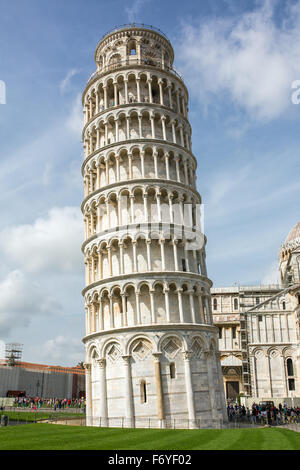 PISA, Italien - 14. August 2015: Welt berühmten Piazza dei Miracoli in Pisa, Italien (12. Jahrhundert) Stockfoto