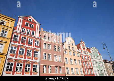 Reihe von historischen Wohnhaus befindet sich in der alten Stadt Breslau in Polen. Stockfoto