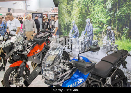 Sydney, Australien. 22. November 2015. Sydney-Motorrad-Show von Sydney Olympic Park, Homebush, Sydney, Australien. Triumph Tiger XR Motorräder. Bildnachweis: model10/Alamy Live-Nachrichten Stockfoto