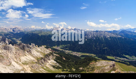 Luftaufnahme des Fassatals von Roda di Vael montieren, Trentino, Italien Stockfoto