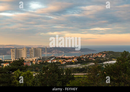 Sonnenaufgang am Krankenhaus von Triest, Italien Stockfoto