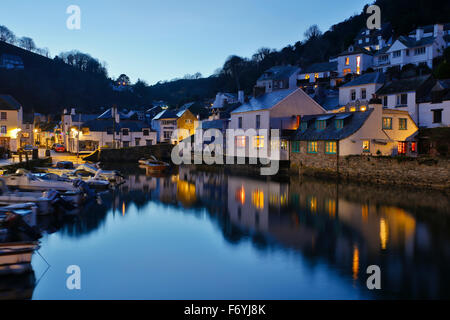 Polperro; Hafen bei Nacht; Cornwall; UK Stockfoto