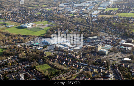 Luftaufnahme von Huyton Stadtzentrum in Merseyside, England Stockfoto