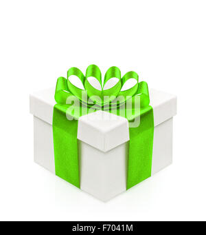 Geschenkbox mit Grünband beugen isolierten auf weißen Hintergrund. Urlaub Dekoration Stockfoto