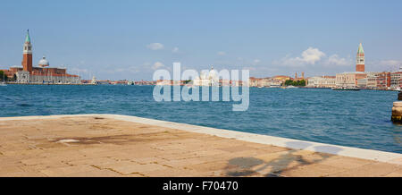 Panorama von Venedig mit drei großen Basiliken San Giorgio Maggiore Santa Maria Della Salute und San Marco Venice Italy Stockfoto