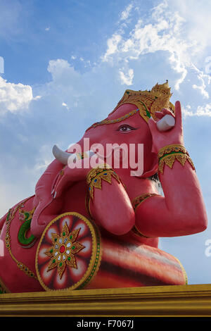 Rosa Ganesha Statue im Wat Saman Rattanaram, Chachoengsao thailand Stockfoto