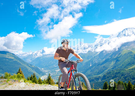 Männliche Mountainbike französischen Chamonix Stockfoto
