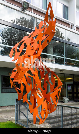 "Verbrennung" von Marshall Hall, 1994. Renold Gebäude, UMIST Campus, Universität von Manchester, Manchester, England, UK Stockfoto