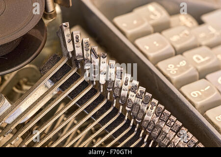 Cloe-Up Vintage Schreibmaschine, Schlüssel und Buchstaben. Stockfoto