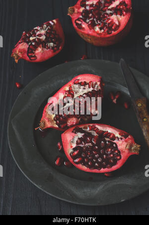 Stücke und Körner reif Granatapfel-Frucht Stockfoto