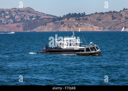 San Francisco Police Department Rescue Boot patrouillieren in der Bucht von San Francisco während fleet Week, San Francisco, Kalifornien, USA Stockfoto