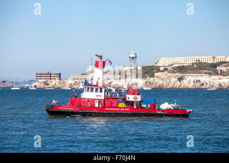 San Francisco Feuerwehr Rettungsboot patrouillieren in der Bucht von San Francisco während fleet Week, San Francisco, Kalifornien, USA Stockfoto