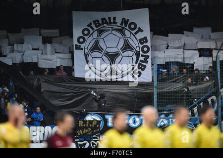 Liberec, Tschechische Republik. 22. November 2015. Fans von Liberec in der Tschechischen Fußball-Liga, 14. Runde, Spiel FC Slovan Liberec Vs AC Sparta Praha, am 22. November 2015, in Liberec, Tschechien. © Radek Petrasek/CTK Foto/Alamy Live-Nachrichten Stockfoto