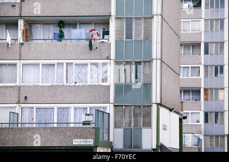 Hochhaus Wohnblock in einer Sozialsiedlung, UK Stockfoto