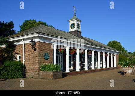 Der Lido Cafe Bar, Serpentin Lido, Serpentine, Hyde Park, London, Vereinigtes Königreich Stockfoto