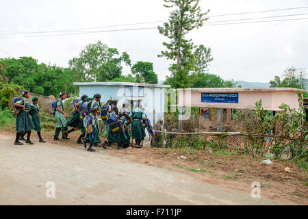 Kinder gehen zur Schule, Visakhapatnam, Andhra Pradesh, Indien, Asien Stockfoto