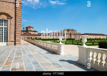 Italien, Venaria, Königspalast, Blick auf die St Umbert Chapel und die Juvarriane Ställe Stockfoto