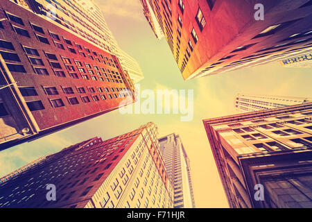 Vintage getönten Wolkenkratzer in Manhattan bei Sonnenuntergang, New York City, USA. Stockfoto