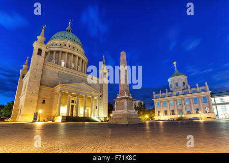 St.-Nikolaus-Kirche und das alte Rathaus am alten Markt Platz in Potsdam, Deutschland Stockfoto