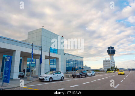 Terminal und Air Traffic Control-Tower, der internationale Flughafen Athen Eleftherios Venizelos, Athen, Griechenland Stockfoto