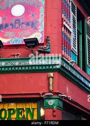 Bunte Restaurantgebäude in Leeds City Centre-West Yorkshire England Stockfoto