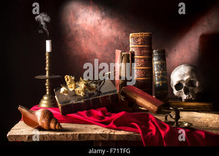 Ultima Linia - Vanitas-Stillleben-Zusammensetzung Stockfoto