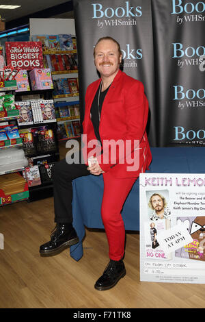 Keith Lemon erscheint bei Unterzeichnung seiner Bücher - "Keith Lemon Big One" und "der Biber und der Elefant" bei WHSmith Milton Keynes Featuring: Keith Zitrone wo: Milton Keynes, Großbritannien: 23. Oktober 2015 Stockfoto