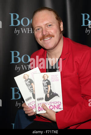 Keith Lemon erscheint bei Unterzeichnung seiner Bücher - "Keith Lemon Big One" und "der Biber und der Elefant" bei WHSmith Milton Keynes Featuring: Keith Zitrone wo: Milton Keynes, Großbritannien: 23. Oktober 2015 Stockfoto