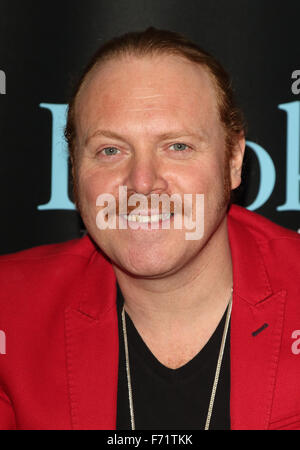 Keith Lemon erscheint bei Unterzeichnung seiner Bücher - "Keith Lemon Big One" und "der Biber und der Elefant" bei WHSmith Milton Keynes Featuring: Keith Zitrone wo: Milton Keynes, Großbritannien: 23. Oktober 2015 Stockfoto