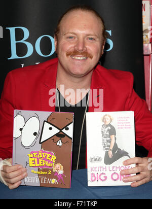 Keith Lemon erscheint bei Unterzeichnung seiner Bücher - "Keith Lemon Big One" und "der Biber und der Elefant" bei WHSmith Milton Keynes Featuring: Keith Zitrone wo: Milton Keynes, Großbritannien: 23. Oktober 2015 Stockfoto