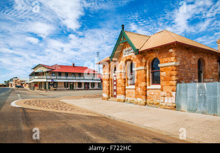 Australien, Western Australia, Mittlerer Westen, Murchison Region, Goldrausch Stadt Cue, Blick auf die ehemalige Bank of New South Wales Stockfoto