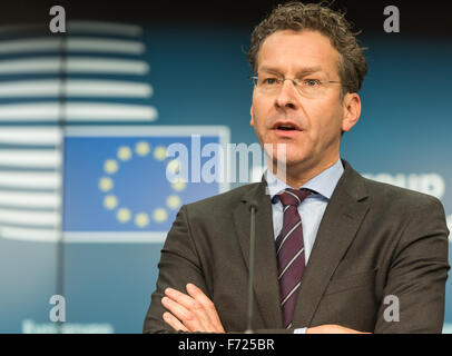 Brüssel, Belgien. 23. November 2015. Präsident der Eurogruppe niederländische Finanzminister Jeroen Dijsselbloem geben eine Presse treffen vor der Haushaltsplanung für das Jahr 2016. Sie sagen, dass wir auch weiterhin aufmerksam die Mitgliedstaaten des Euroraums steuerlichen und wirtschaftlichen Maßnahmen, sowie die Haushaltslage der Euro-Zone als Ganzes. Bildnachweis: Jonathan Raa/Pacific Press/Alamy Live-Nachrichten Stockfoto