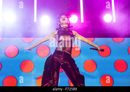 Manchester, UK. 23. November 2015. Marina und die Diamanten erklingt in der O2-Ritz in Manchester, 2015 Credit: Myles Wright/ZUMA Draht/Alamy Live News Stockfoto