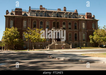 South Hall, eines der ältesten Gebäude auf der UC Berkeley Campus. Stockfoto