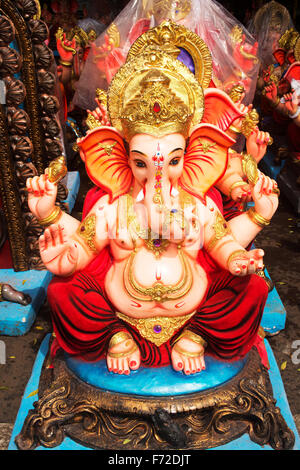 Ganesh Idole gehalten für Verkauf, Pune, Maharashtra, Indien, Asien Stockfoto