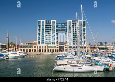 Die Herzliya Marina Residenzen und das Ritz Carlton Hotel in Herzliya, Israel, Naher Osten. Stockfoto