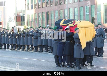 Hamburg, Deutschland. 23. November 2015. 23. November 2015. Staatlichen Begräbnis westdeutschen Altbundeskanzler Helmut Schmidt in Hamburg, Deutschland/Abbildung Allianz Credit: Dpa/Alamy Live-Nachrichten Stockfoto